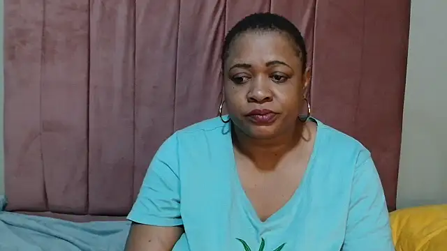 Czat XXX na żywo – BUSTYQUEEN56_