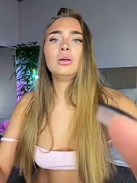 Chatroom XXX en direct de MonicaWestt
