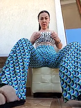 MaiaGoldn Live XXX chat