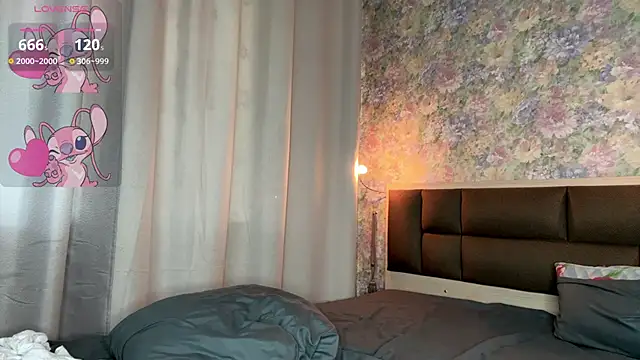 LoraDavi élő XXX-chatje