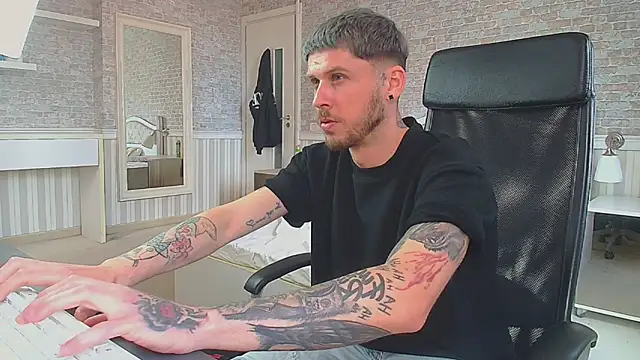 JonahShaw XXX чат на живо