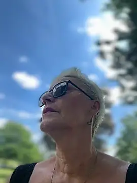 צ'אט XXX בשידור חי של German_Milf