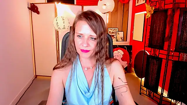 EmiliaBedy – Naživo XXX chat