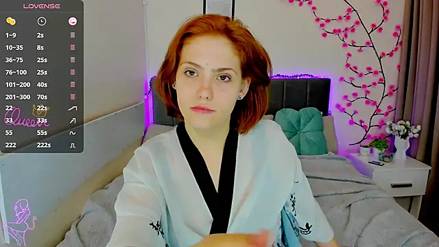 DellaRows élő XXX-chatje