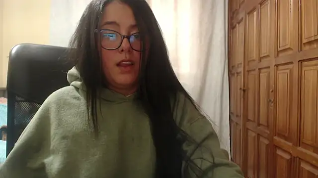 Venus_cat_ live XXX chat