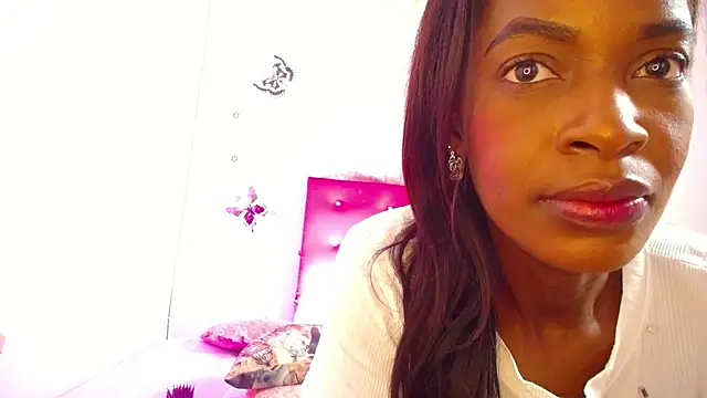 Naughty_choko élő XXX-chatje