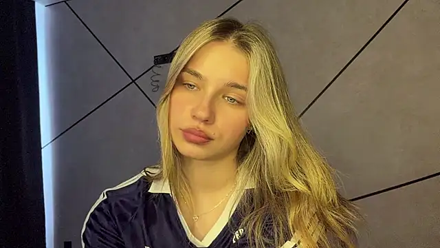 XXX chat uživo modela EarthaStinett