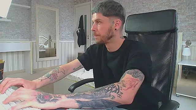 JonahShaw Live XXX-chat