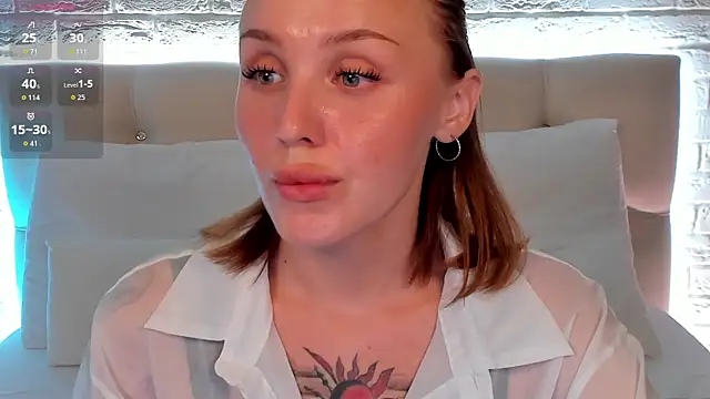 แชท XXX สดของ LianaFord