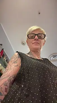 XXX chat uživo modela bornsinfull