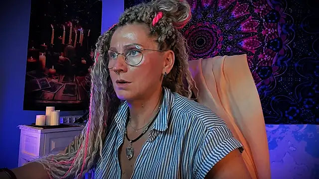 UmaSpace Adlı Modelin Canlı XXX Sohbeti