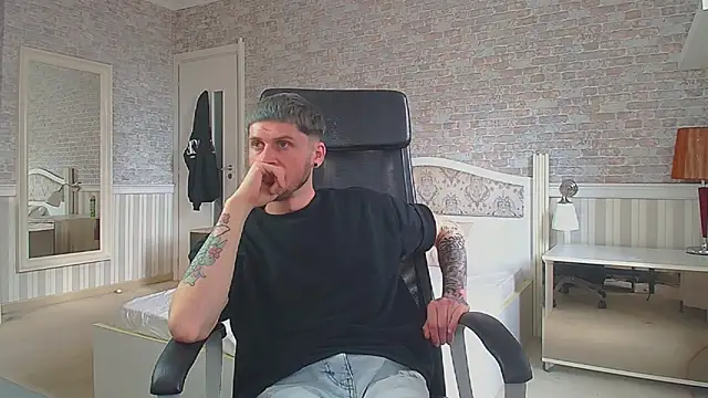 Chat XXX en directo de JonahShaw