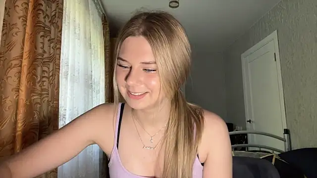 HoneysPiee's Live XXX Chat