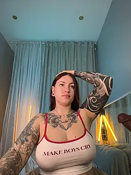 צ'אט XXX בשידור חי של Tattitude_