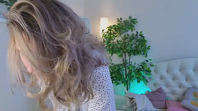 XXX chat uživo modela lychee_chan