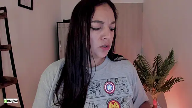 urcute_kitten Adlı Modelin Canlı XXX Sohbeti