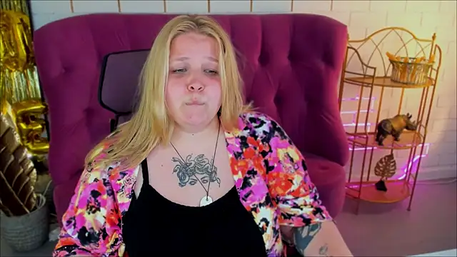 SladaDelln Live XXX chat
