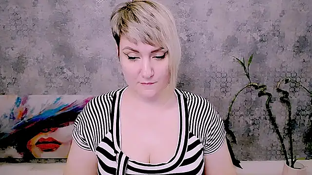 Djullia – Live XXX-chat