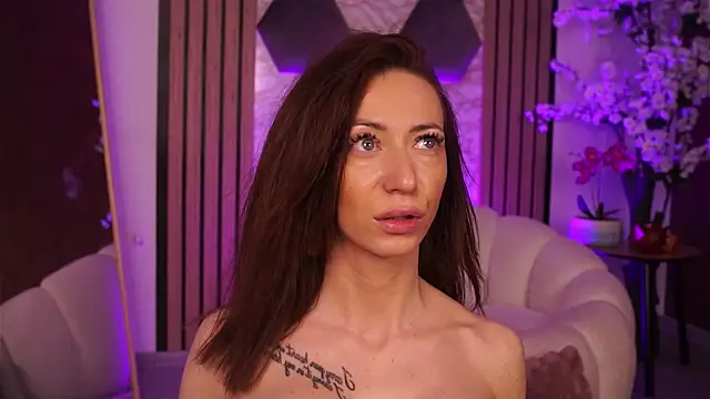 RubyFever Live XXX Chat
