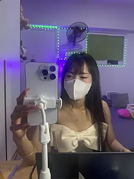 XXX chat uživo modela Lov3lily