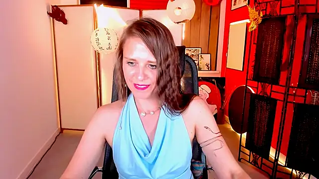 Chatroom XXX en direct de EmiliaBedy