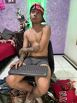 Chat XXX en directo de extrongerboyx_12