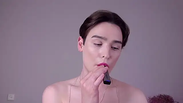 RobbyCharming Adlı Modelin Canlı XXX Sohbeti