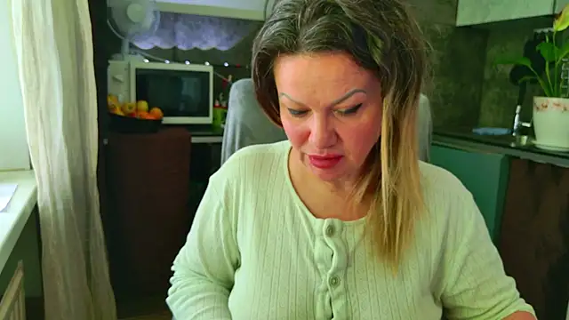 MishaMILF élő XXX-chatje