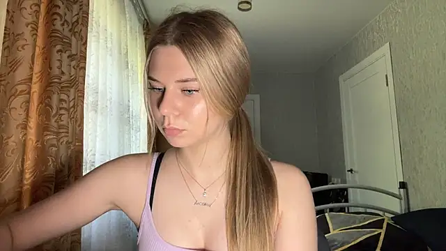 HoneysPiee Live XXX Chat