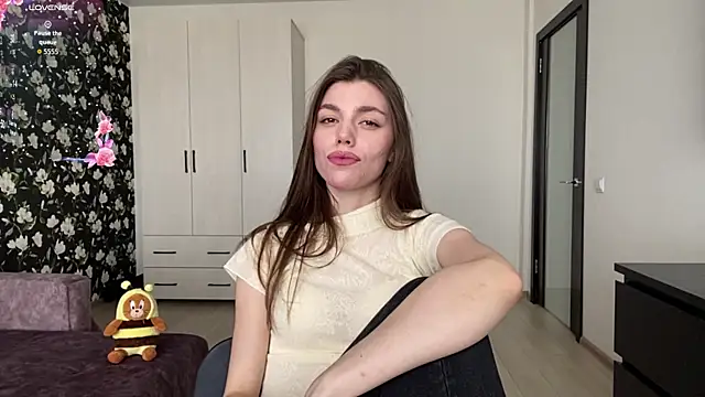 NeidaGowing Chat XXX live