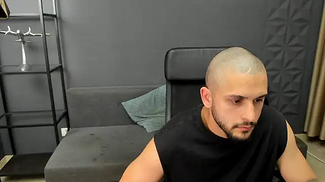 TroyWadee live XXX chat