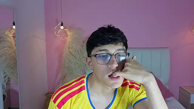 ryan_valentino Chat XXX in diretta