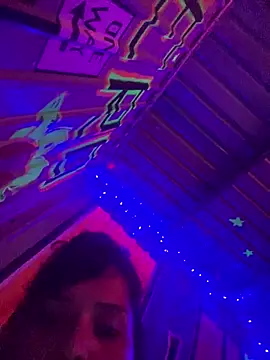 intoxicated13 即時 XXX 聊天