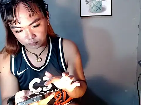 Asianblk_barbiedoll 即時 XXX 聊天
