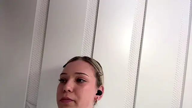 XXX chat uživo modela SourMidday