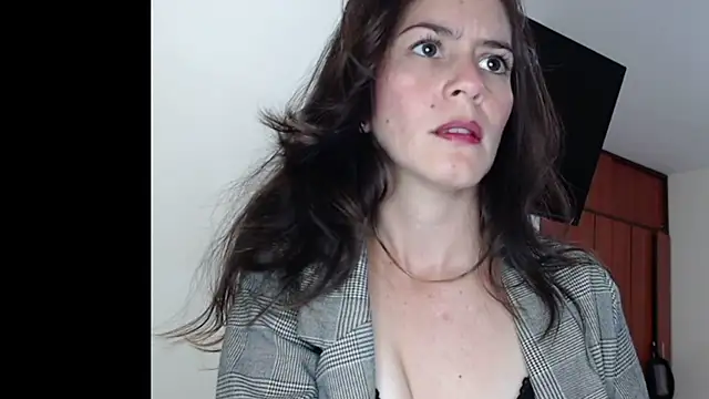 צ'אט XXX בשידור חי של Hanny_24