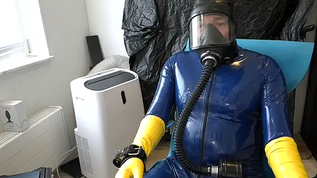 latexslaveboy Adlı Modelin Canlı XXX Sohbeti