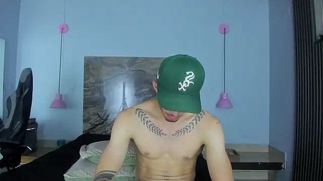 James-06 Live XXX Chat