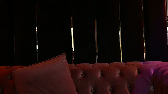 SiennaJayden Adlı Modelin Canlı XXX Sohbeti