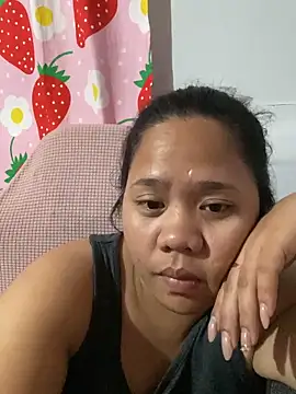 _UrSingleMamiBella_ XXX чат на живо