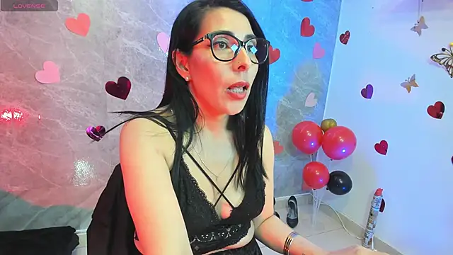 adellelennoxx's Live XXX Chat