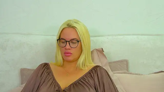 XXX chat uživo modela MariaNeuman