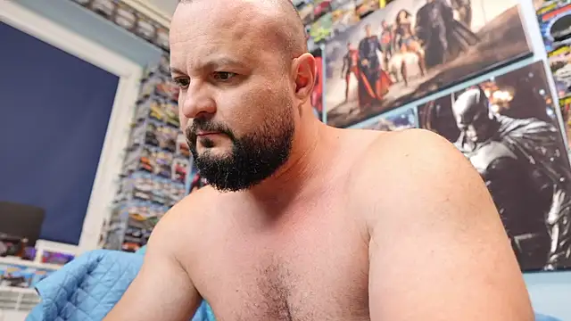 Muscle_Bear Live XXX-chat