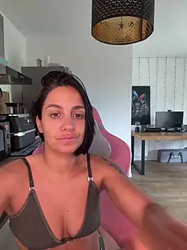 LaPetiteKim's Live XXX Chat