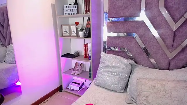 Pertunjukan Kamera Web Violett_Gardenn