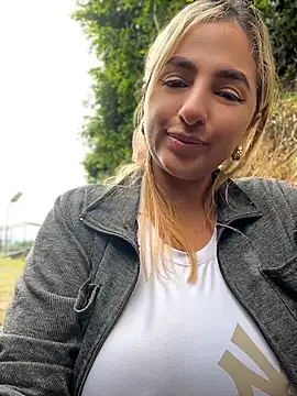Онлайн чат XXX sammyqueenx21