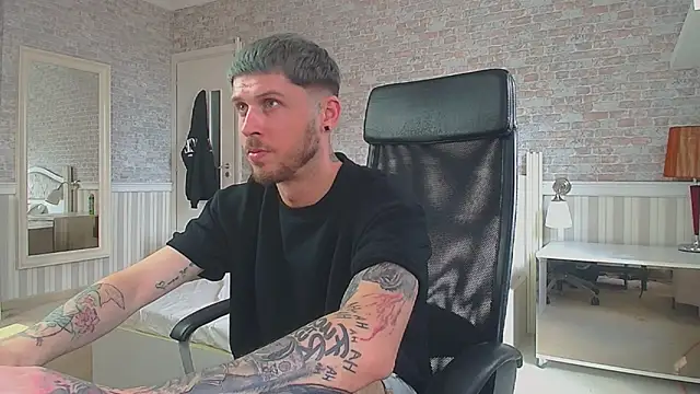 JonahShaw élő XXX-chatje