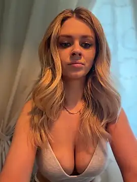 XXX chat uživo modela Love_Bri