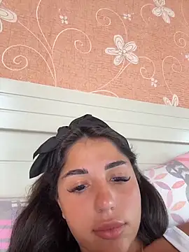 Chat +18 de SilkyMira ao vivo