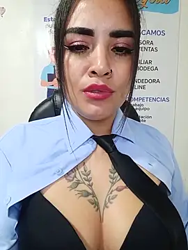 MAYE__13 XXX чат на живо